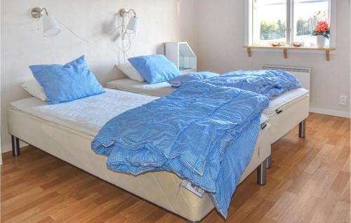 Tanum O House | Awesome Home In Bullaren With Wifi