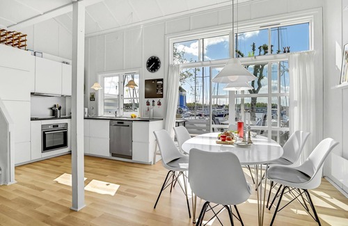 Øer Strand House | Awesome home in Ebeltoft with sauna