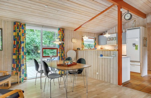 Fjellerup Strand House | Awesome home in Glesborg with WiFi