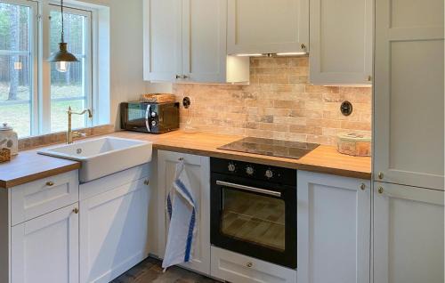 Habo House | Awesome Home In Habo With Wifi