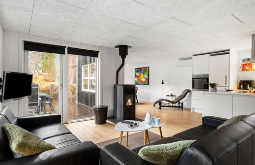 Hou House | Awesome home in Hals with WiFi