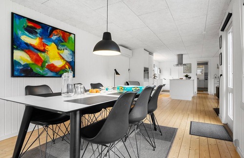 Hou House | Awesome home in Hals with WiFi