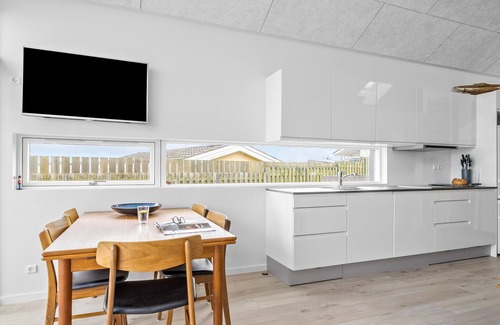 Hejlsminde Strand House | Awesome home in Hejls