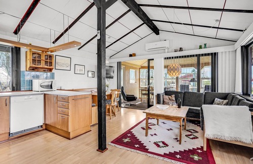 Bork Havn House | Awesome home in Hemmet with kitchen