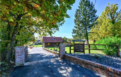 Lekenik House | Awesome Home In Brezane Lekenicke
