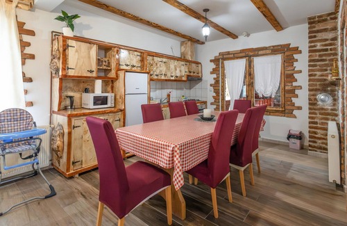 Brestovac House | Awesome home in Novo Zvecevo with sauna