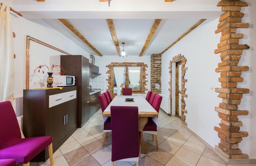 Brestovac House | Awesome home in Novo Zvecevo with sauna