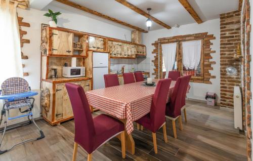 Brestovac House | Awesome Home In Novo Zvecevo With Sauna