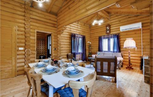 Petrinja House | Awesome Home In Petrinja With Sauna
