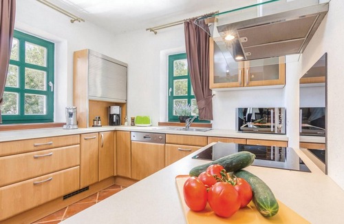 Mofardini House | Awesome home in Radetici