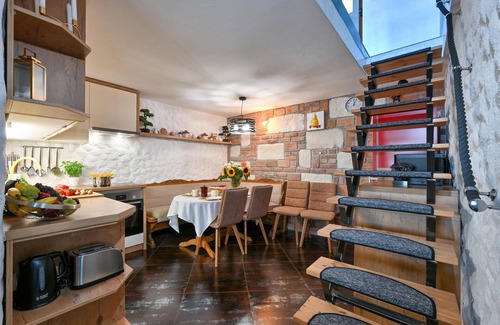 Varazdin House | Awesome home in Radovan with sauna