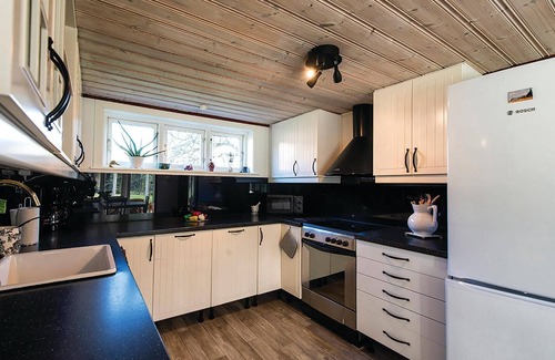 Stjarnhov House | Awesome home in Stjänrhov with WiFi