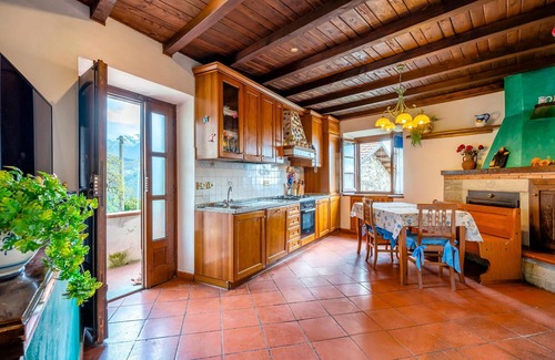 Casone Carpinelli House | Awesome home in Frazione Antognano