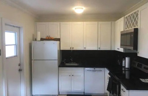 West Little Havana House | Awesome House With Jacuzzi in the Heart of Miami