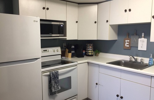 Northridge House | awesome valley views, with all your home needs plus the “little extras”