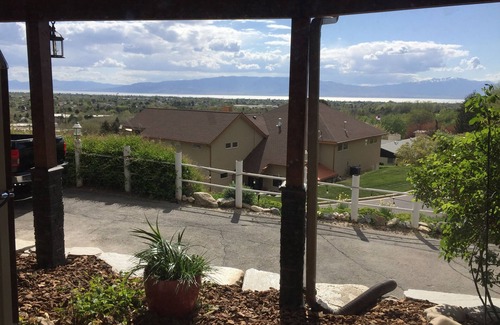 Northridge House | awesome valley views, with all your home needs plus the “little extras”