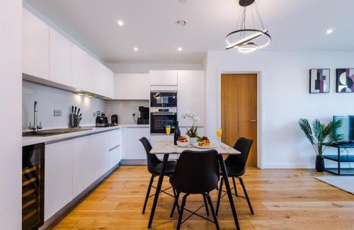Birmingham City Centre Apartment | Axium City Suite , Close to the Station, Superfast Wi-Fi, Up to 6 Guests