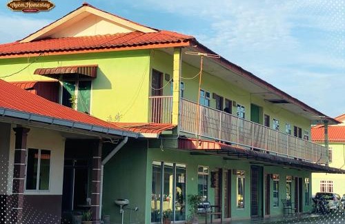 Parit Raja House | Ayem Homestay UTHM