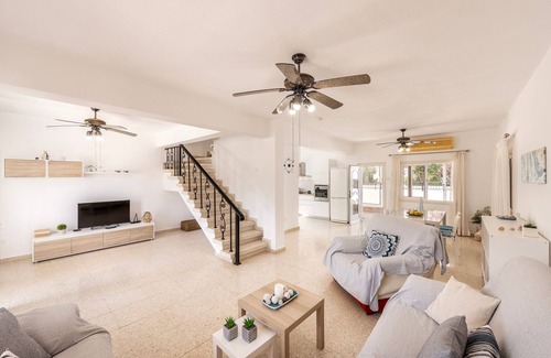 Ayia Thekla Villa | Ayia Thekla Sea Breeze Villa