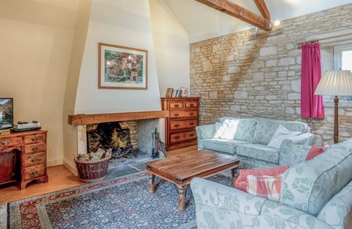 Bourton Cottage | Aylworth Manor Granary - sleeps 4 guests in 2 bedrooms