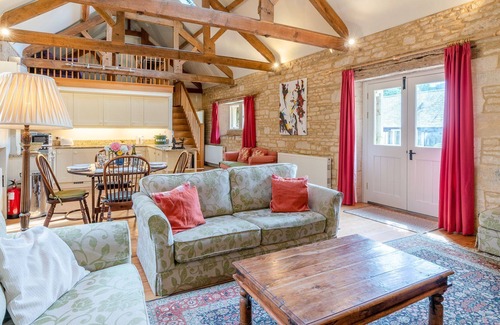 Bourton Cottage | Aylworth Manor Granary - sleeps 4 guests in 2 bedrooms