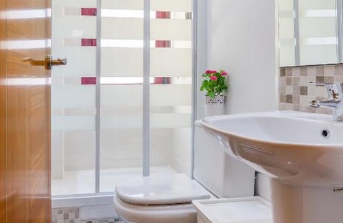 Canillas Hotel | AYZ Javier Cabrini - Auto check-in property