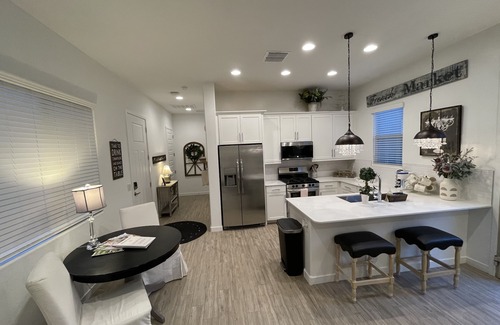 Buckeye House | AZ SUNSHINE CASITA-25 min to Airport~CLEAN~PRIVATE 1B&1B-Outdoor Space-BBQ-Golf
