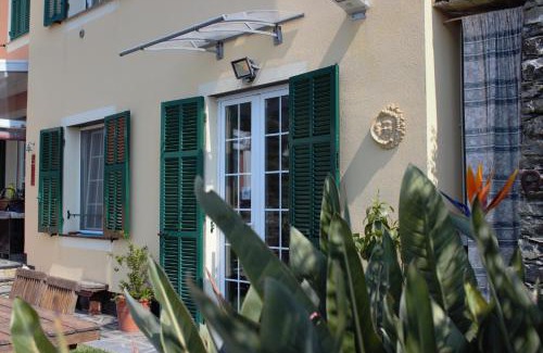 Recco House | Azalea