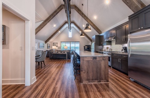 Lake Norman of Catawba House | Azalea Retreat - The Cottage by AvantStay | Pool
