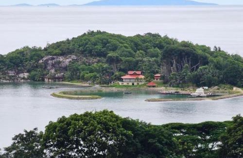 Mahe Island Apartment | Azamat Self-Catering Apartment