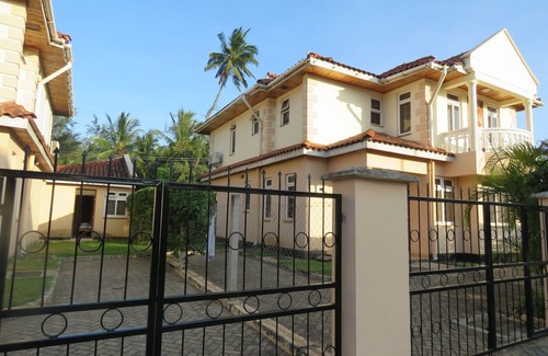 Bamburi House | Azanza Mtwapa Holiday Home-B