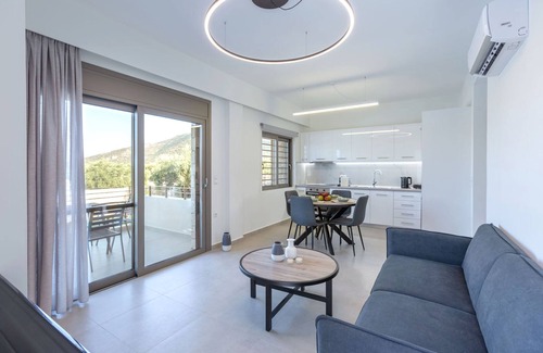 Paralia Villa | Azari Lifetime Memories Villa 2