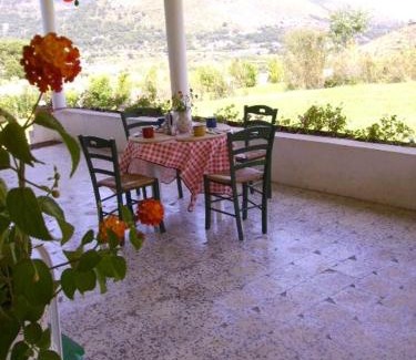 Gaeta House | AZIENDA AGRICOLA 25 PONTI