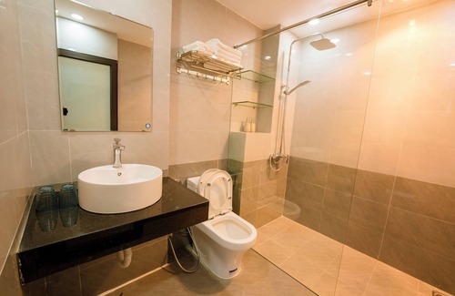 Ha Dong Hotel | Azoma Hotel