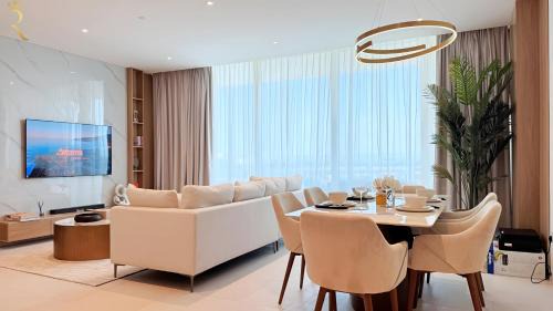Saadiyat Cultural District Apartment | Azure Bliss 1BR Retreat - Cozy Stay Near Saadiyat Beach & Louvre Abu Dhabi