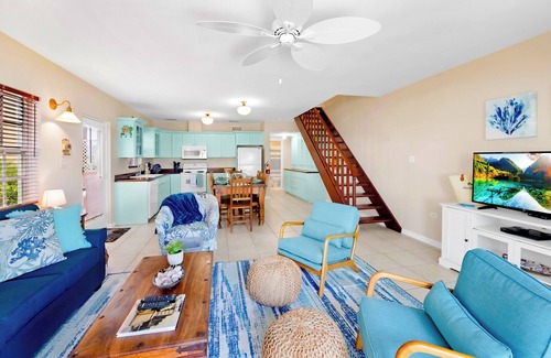 North Side House | Azure Breeze #4, Beachfront, White Sand, Bikes, Kayak, Snorkel Gear, Rum Point!