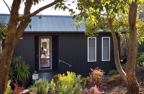 Daylesford Villa | Azure. Located in the heart of Daylesford