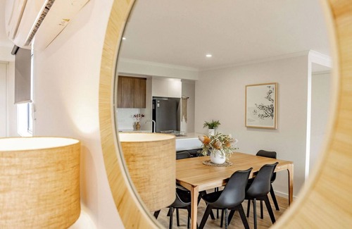 Bicheno Apartment | Azure Retreat - Spacious & Convenient