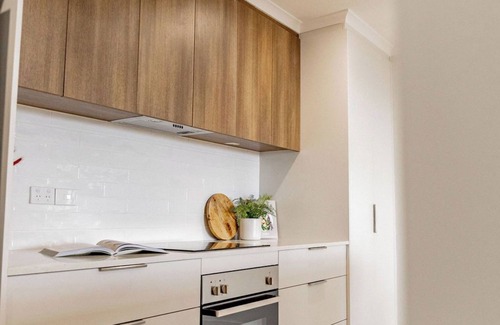 Bicheno Apartment | Azure Retreat - Spacious & Convenient