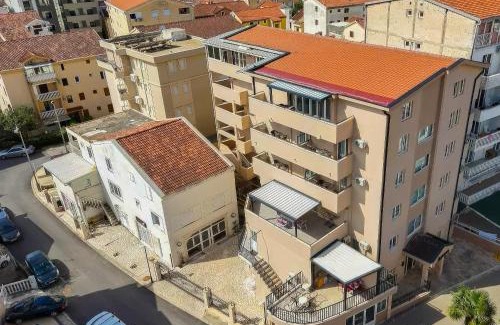 Maini Apartment | Azzuro apartments Budva