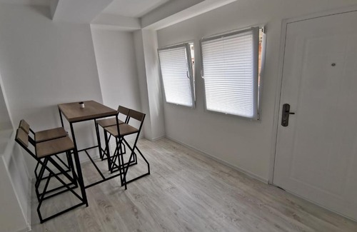 City Center Apartment | Azzuro