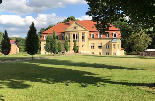 Heiligengrabe Apartment | Bösendorfer Apartment - Schloss Grabow, Resting Place & a Luxury Piano Collection Re