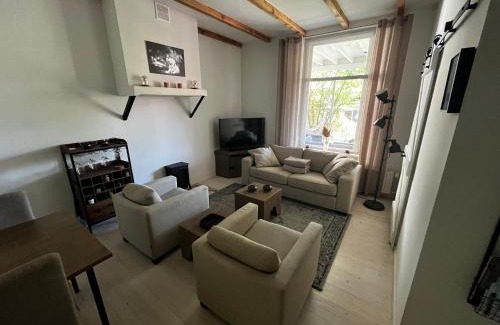 Municipality of Alblasserdam Bed & Breakfast | B&B appartement Rebel and Moon in het centrum van Alblasserdam