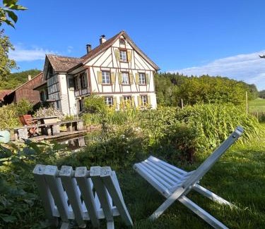 Osterfingen Bed & Breakfast | B&B Bad Tiefenau, HAUS AN DER QUELLE