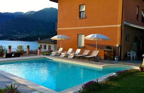 Lezzeno Bed & Breakfast | B&B Cherry En Rose