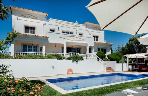 Cerro Grande Bed & Breakfast | B&B Entrecolinas