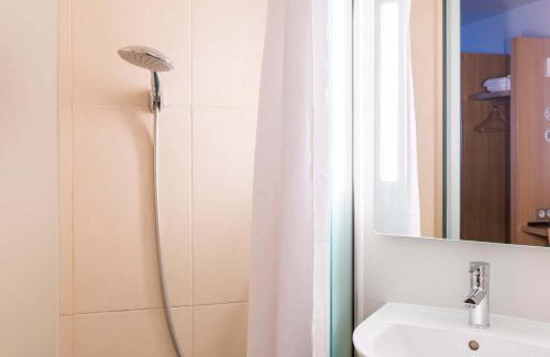 Bourges Hotel | B&B HOTEL Bourges 1