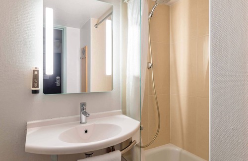 Porte Des Alpes - Mi Plaine - Manissieux Hotel | B&B HOTEL Lyon Saint-Priest
