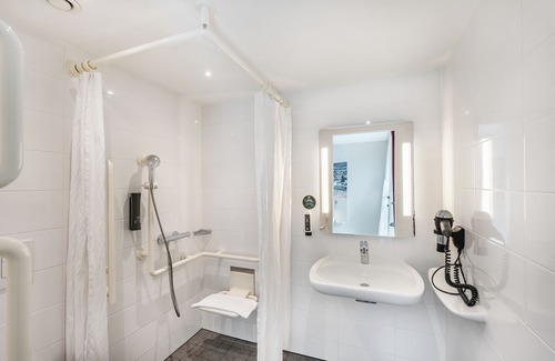 Ruemlang Hotel | B&B Hotel Zürich Airport Rümlang