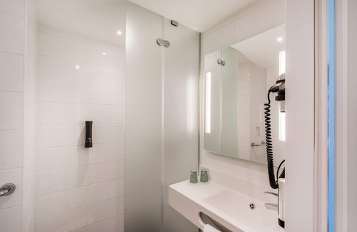 Ruemlang Hotel | B&B Hotel Zürich Airport Rümlang